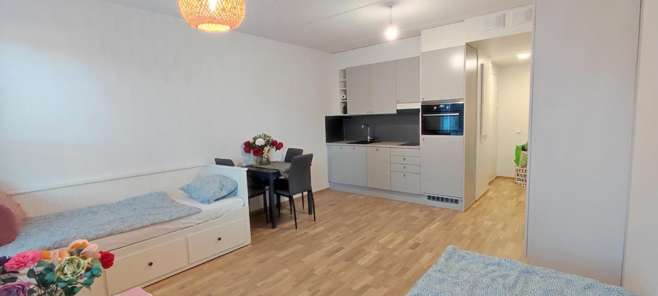 Ruby Studio 5Min To Vantaa Airport And 20Min To Helsinki Center Apartment Exterior photo